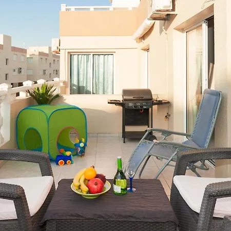 1 Bedroom Pool View In Kapparis Apartman Paralímni